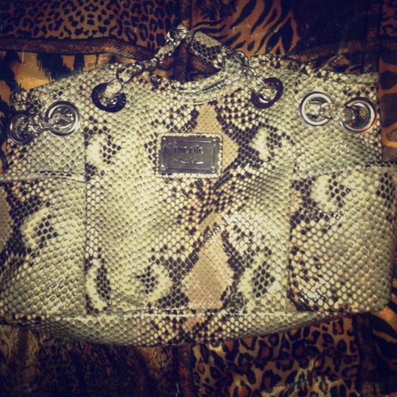 Nicole by Nicole miller hand bag😍