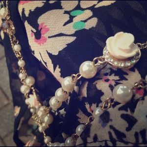 RESERVED!Gold necklace with false pearls and roses