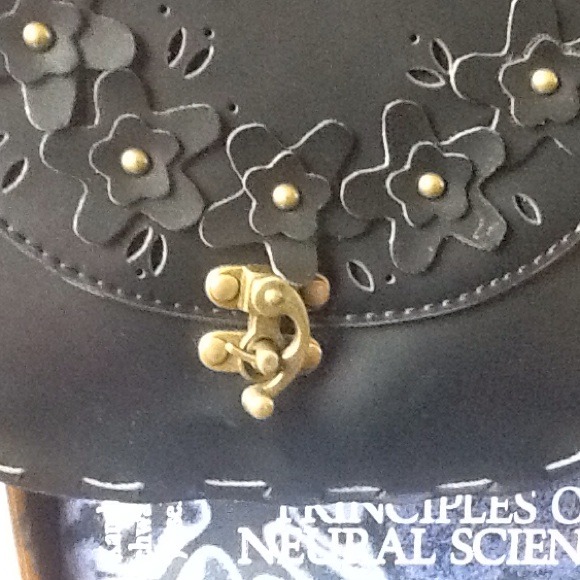 FINAL SALE Cute small / black satchle - Picture 3 of 4