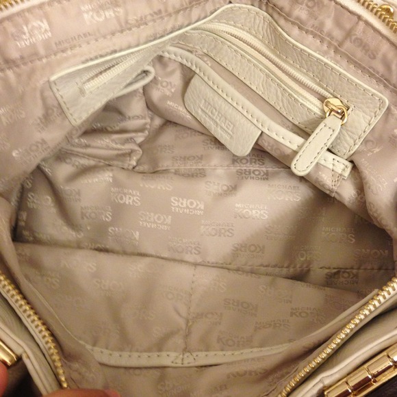 Michael kors bag and wallet - Picture 3 of 4