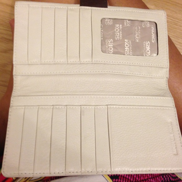 Michael kors bag and wallet - Picture 4 of 4