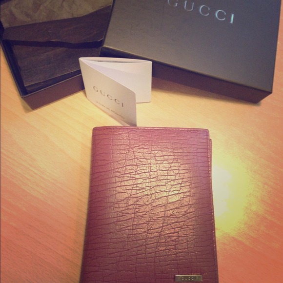 🚫SOLD🚫on Ebay..Authentic Gucci leather wallet