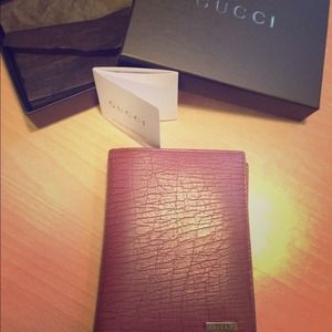 🚫SOLD🚫on Ebay..Authentic Gucci leather wallet