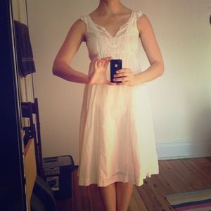 Romantic white GAP dress