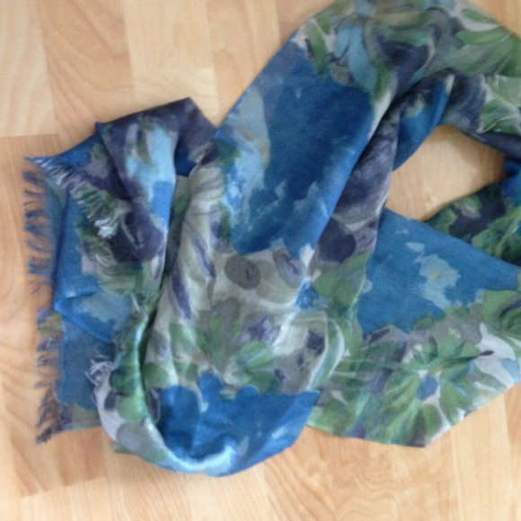 Blue scarf