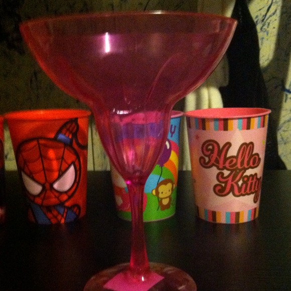 Cups - Picture 4 of 4