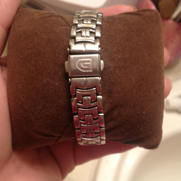 Watch - Picture 2 of 3