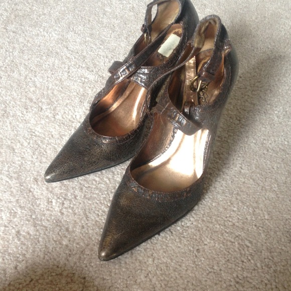 Carlos Santana 
 size 7
pewter/silver
stunning