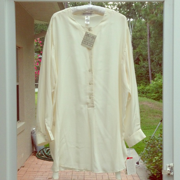 NWT Jones New York 100% silk blouse