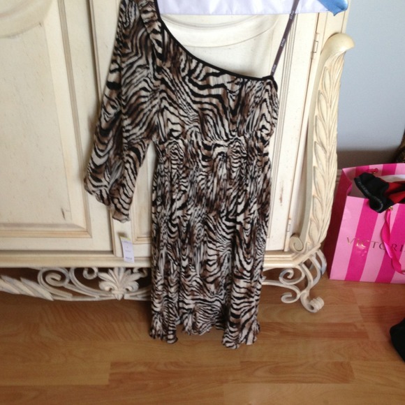 Cheetah pattern one sleeve dress