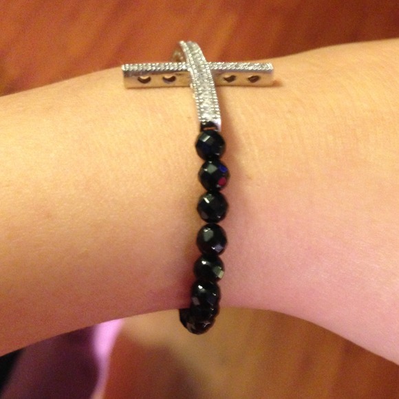 cross braclet - Picture 2 of 3