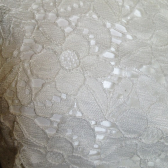 Woman's Top - Picture 2 of 3