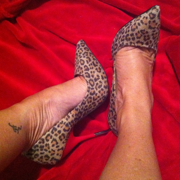 2Lips Too size 6.5 Worn for 2 hous