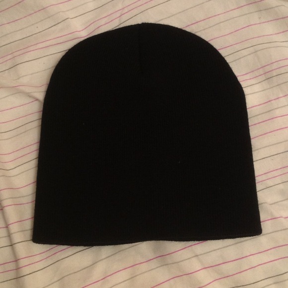 Exclusive rihanna beanie - Picture 2 of 3