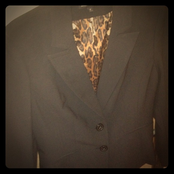 Express designs blazer. Fitted style.