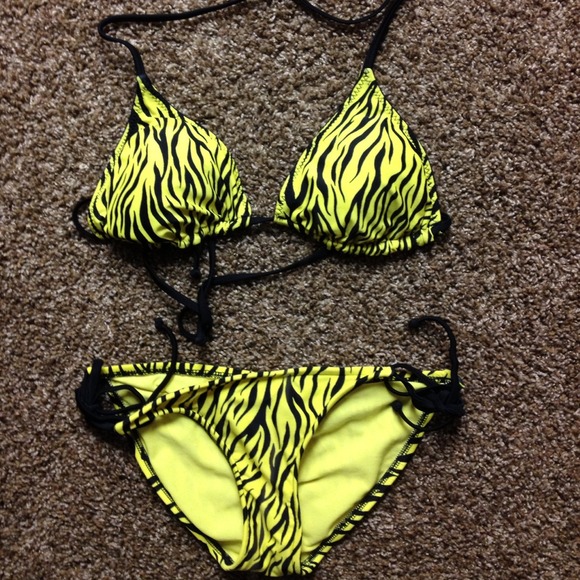 Reversible yellow and black bathing suit!