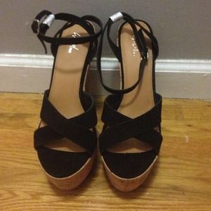 Black Strap Wedges