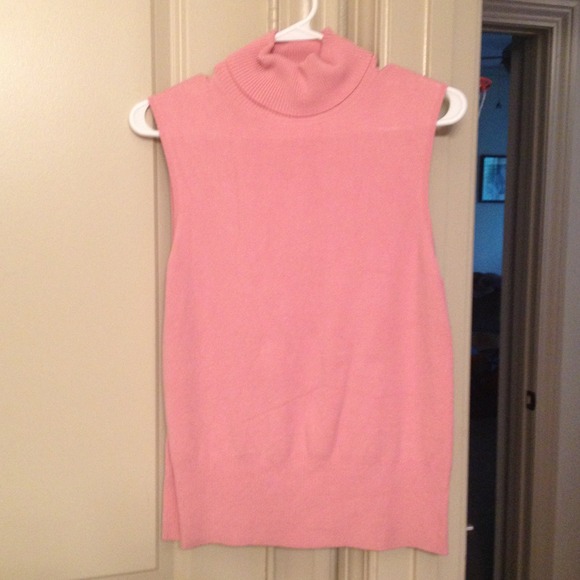 SOLD!!! Loft Pink Sleeveless Turtleneck top