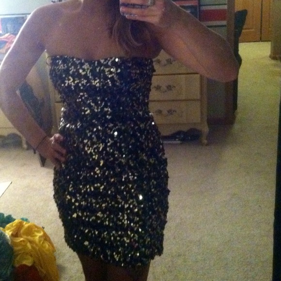 ✨REDUCED NWOT Black & gold sequin party dress - Picture 3 of 4