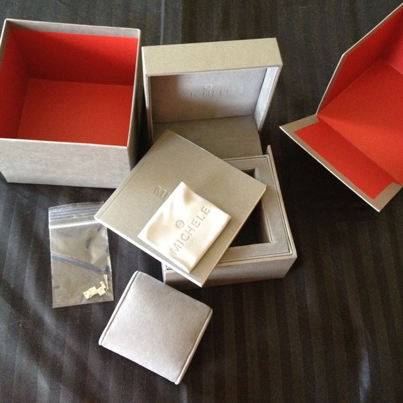 💢Sold💢 💯Authentic Michele Watch 250/pp - Picture 4 of 4