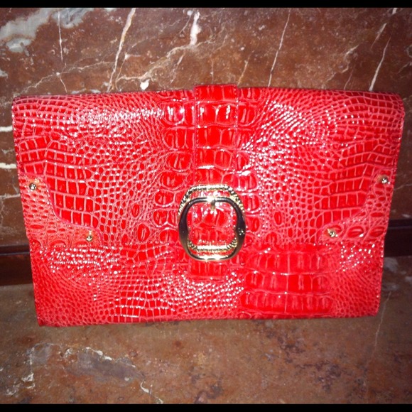 Jessica Simpson Clutches & Wallets - Jessica Simpson clutch