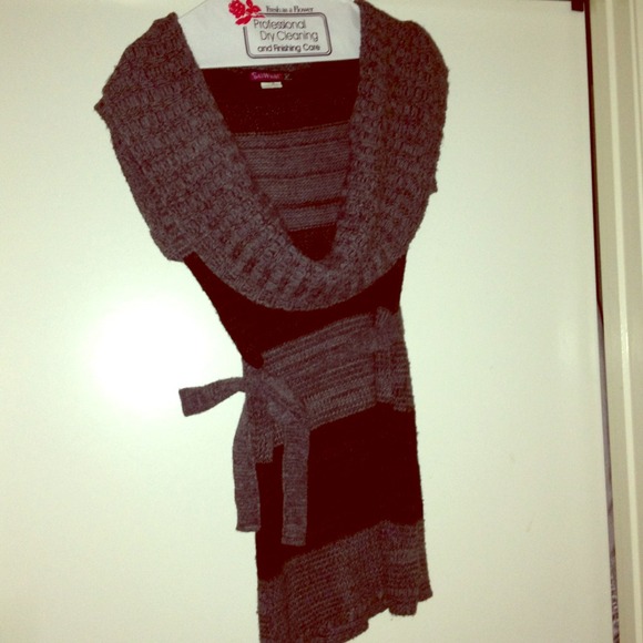 Grey and black sweater!