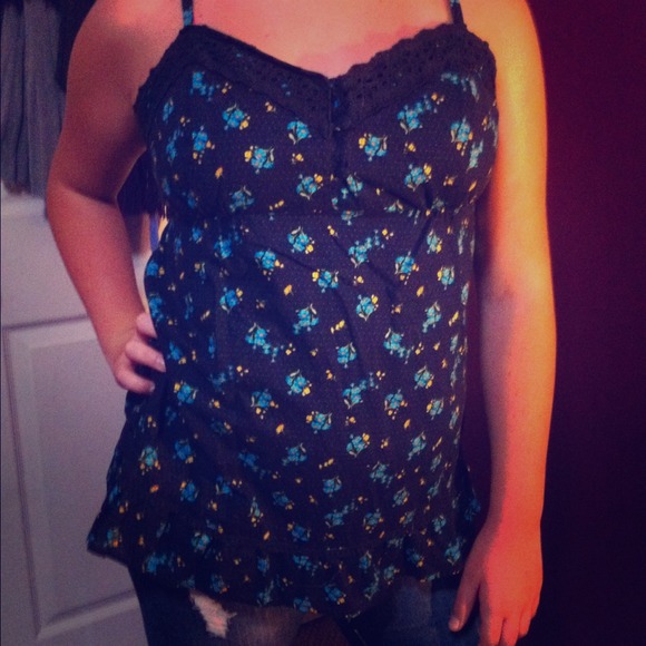 Blue floral top