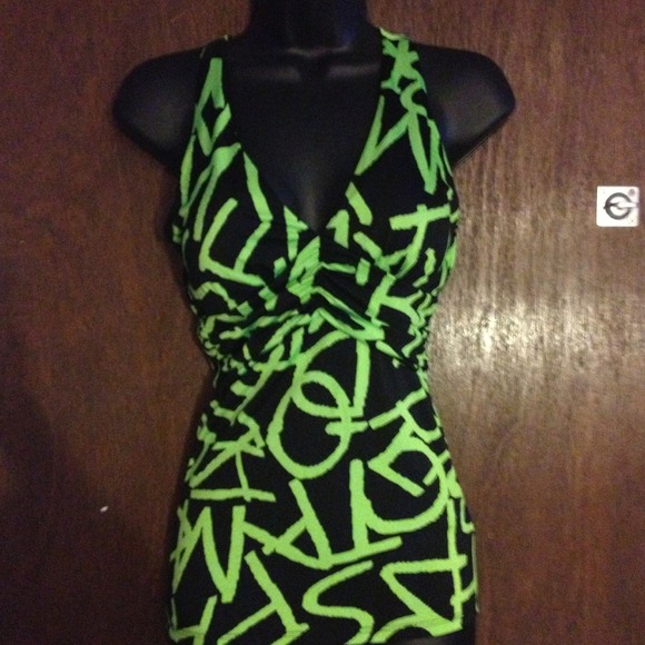 Nwt Yoyo 5 black and lime top small