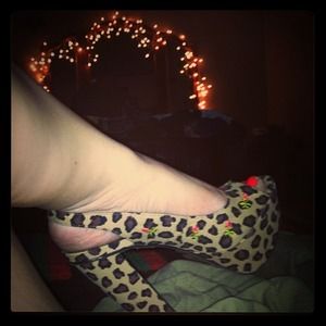 Betsey Johnson mystified platform pumps leopard