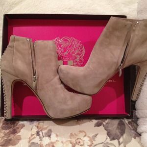 Vince Camuto beige swede booties size 9
