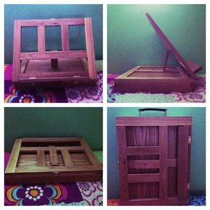 Acrylic paint and stand