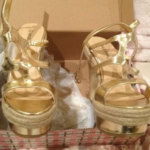 Gold wedges