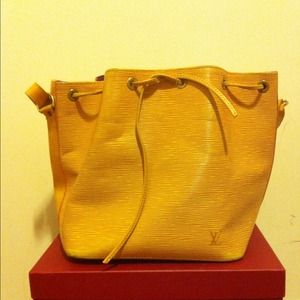 Louis Vuitton Petit Noe in Yellow Epi leather