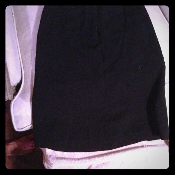 Black Kenneth Cole skirt