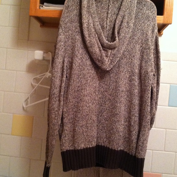Quality pullover sweater - Picture 2 of 4