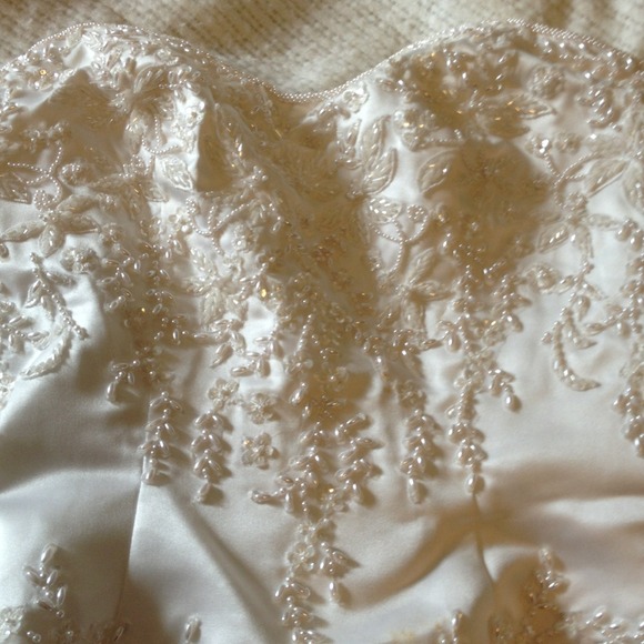 Royal wedding gown - Picture 4 of 4