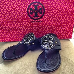Tory burch black thong sandals