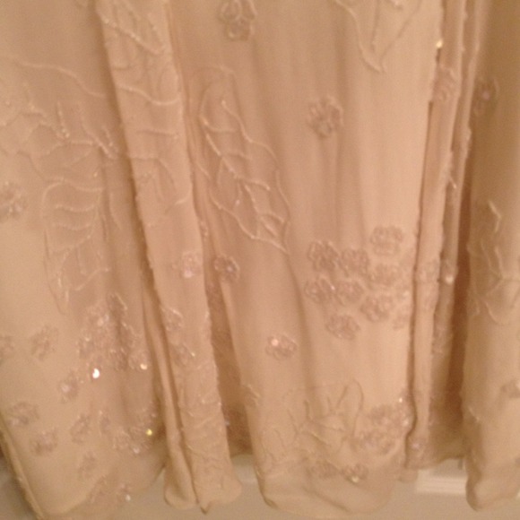 Off white formal gown - Picture 3 of 3