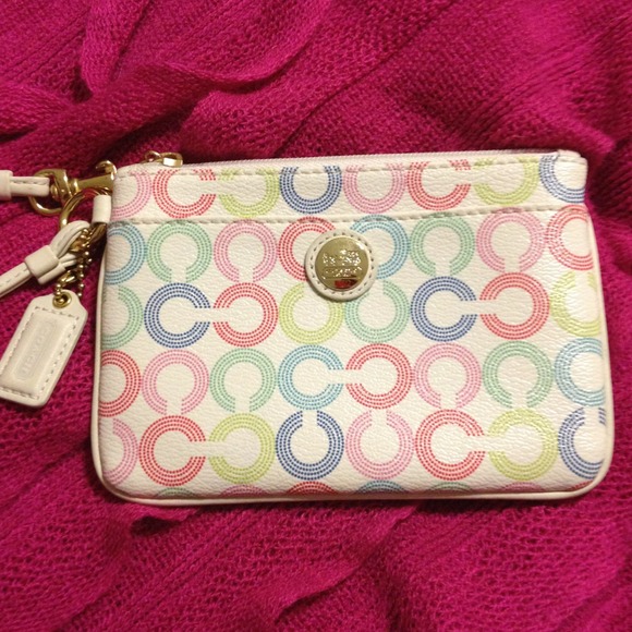 🌺SOLD🌺Coach Wristlet ! Authentic ! - Picture 1 of 3