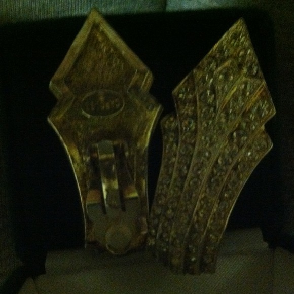 Earring - Picture 2 of 2