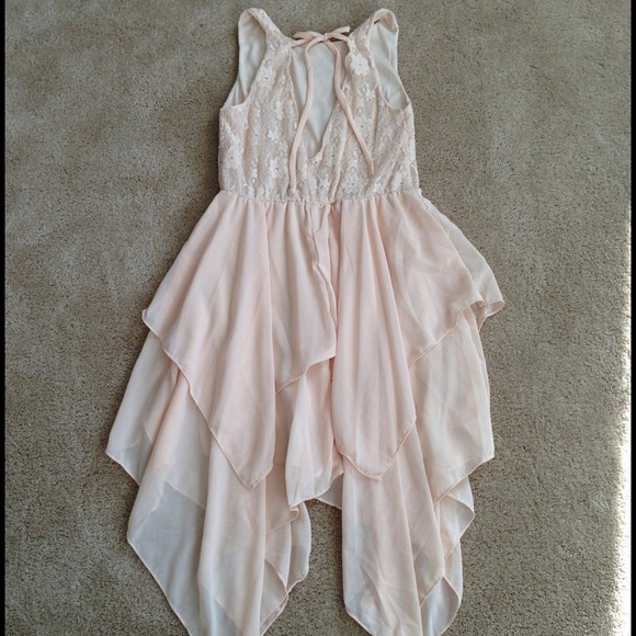 🚫SOLD IN BUNDLE W/@mandysue🚫Soft Pink Lace Dress - Picture 2 of 2