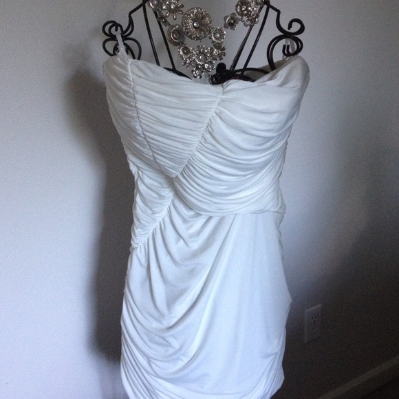 Dresses & Skirts - White hot dress
