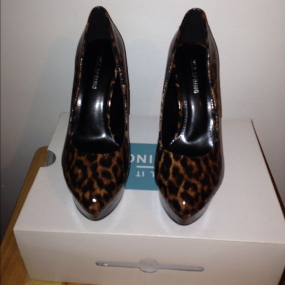 New leopard pump