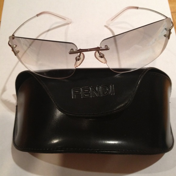 🎉SOLD🎉 Fendi Sunglasses