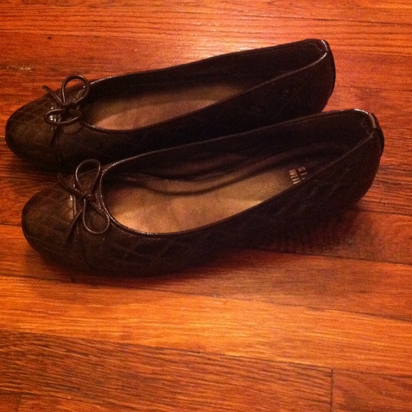 🌟REDUCED Stuart Weitzman brown flats - Picture 3 of 4