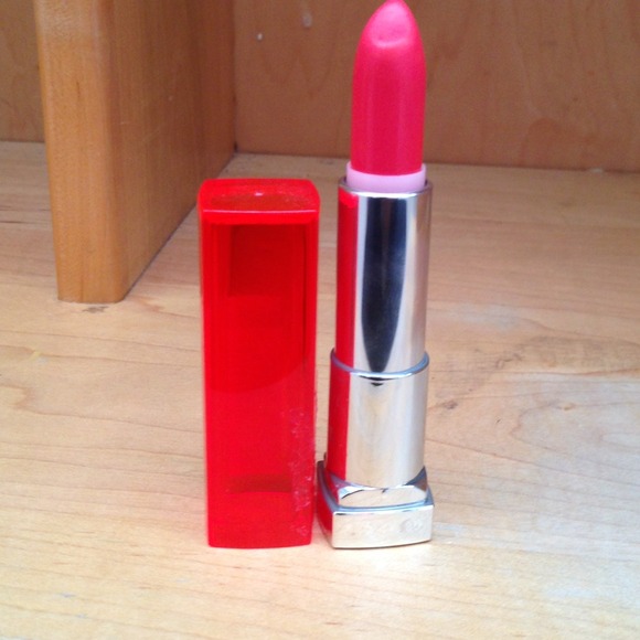 Maybelline Shocking Coral lipstick