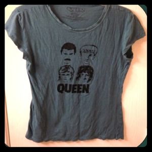 Queen T-shirt🎉 reduced