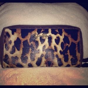 Jessica Simpson cheetah print double sided wallet