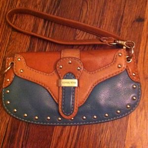 🌟REDUCED Michael Kors clutch