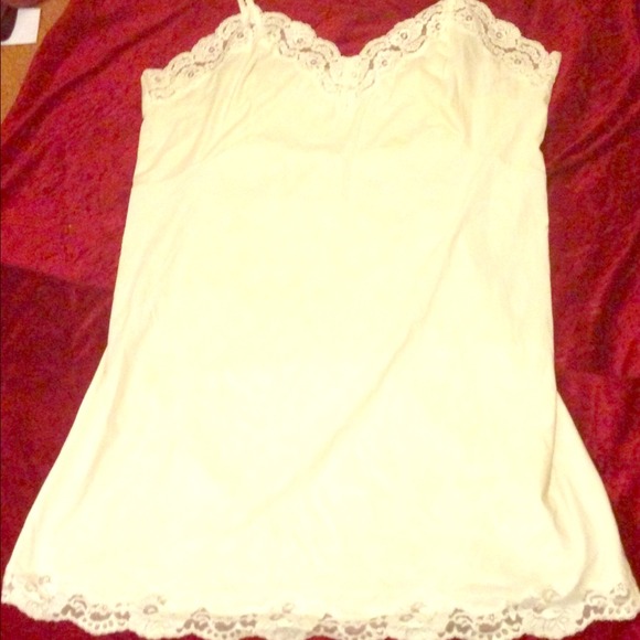True vintage cream slip/nightie with lace trim